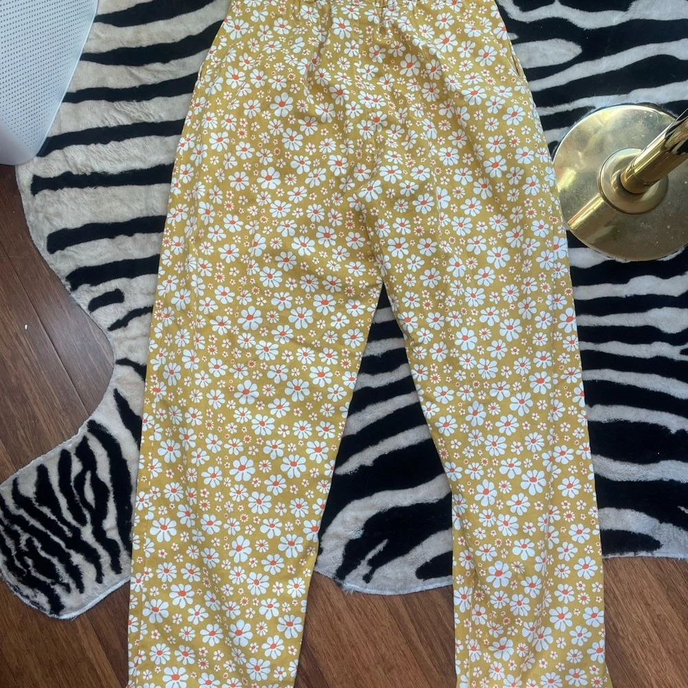 Big bud press flower graphic pants NWOT - Picture 4 of 4